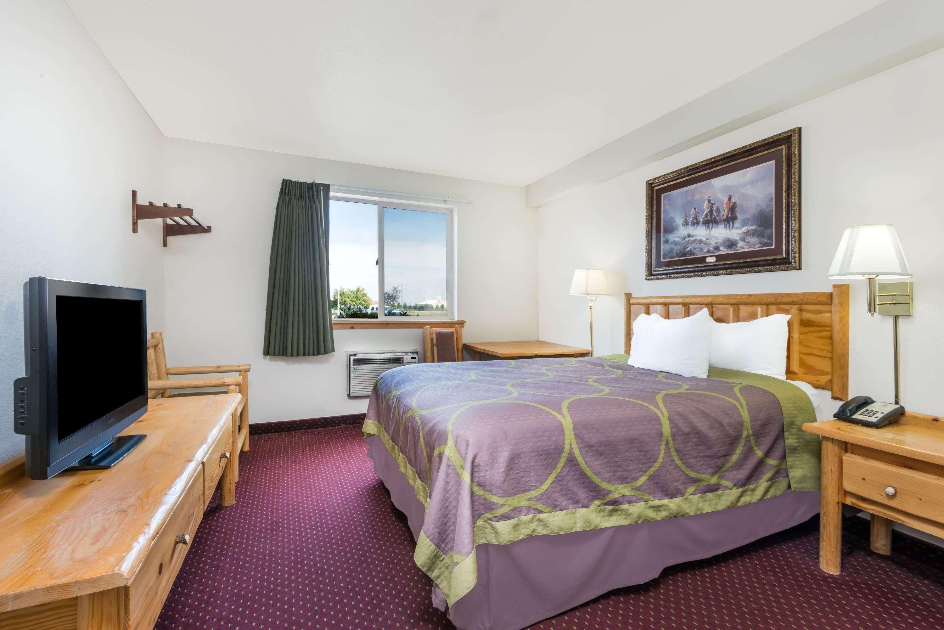 Super 8 By Wyndham Powell Hotel Exterior photo